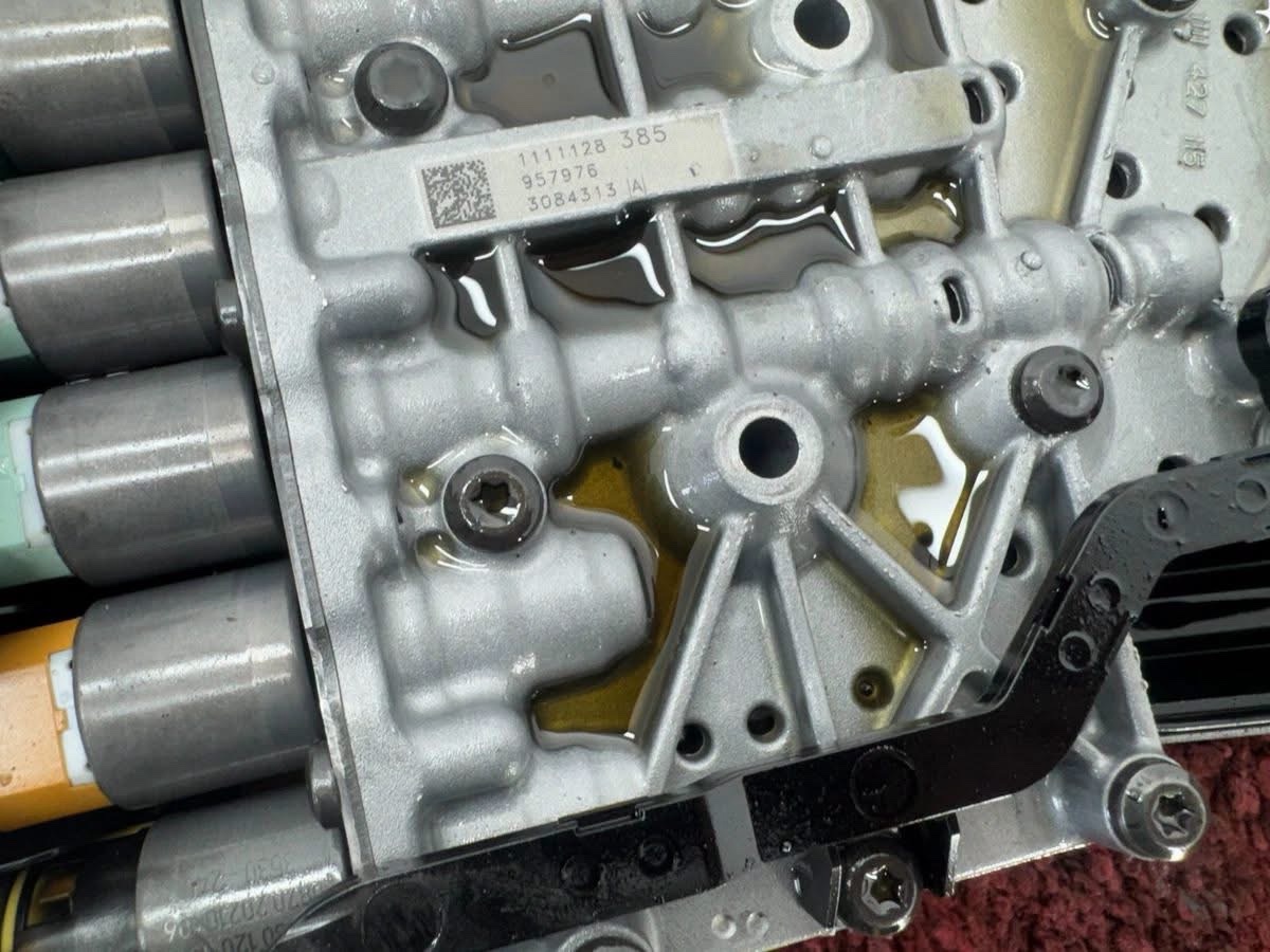 OEM BMW G20 G22 G26 G29 Automatic Transmission Valve Body Mechatronics – 33K Miles - Image 3