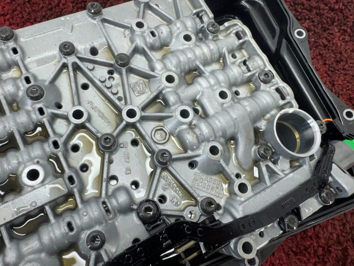OEM BMW G20 G22 G26 G29 Automatic Transmission Valve Body Mechatronics – 33K Miles - Image 2
